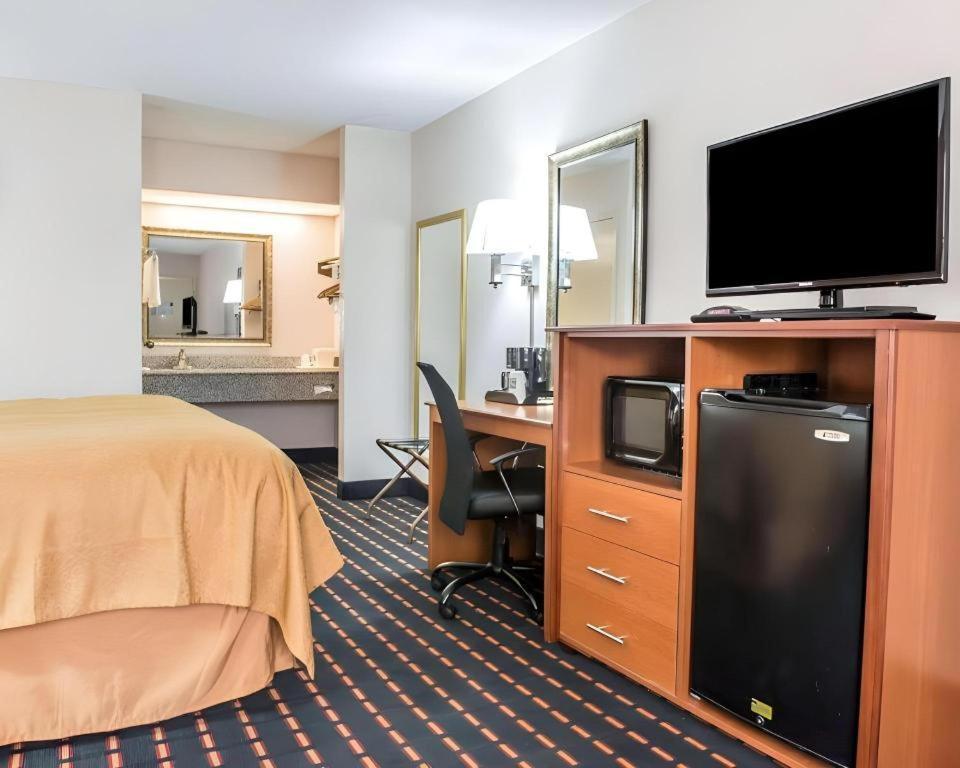 Quality Inn Marianna Exterior photo
