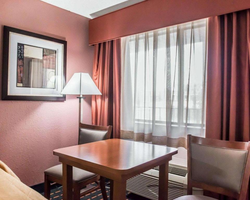 Quality Inn Marianna Exterior photo
